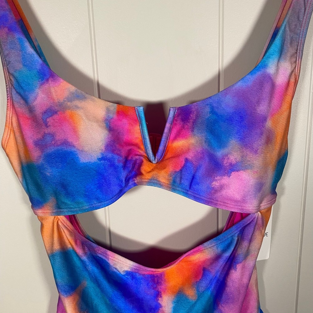 NWT‎ Body Glove Eli One Piece Swimsuit XL Multi Watercolor Tie Dye Cutout - Picture 4 of 12